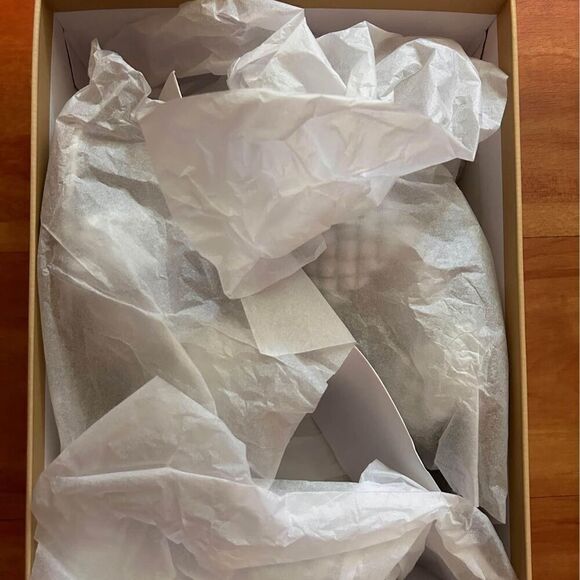 New in the box! Michael Kors Silver Heel Sandels - Picture 3 of 5